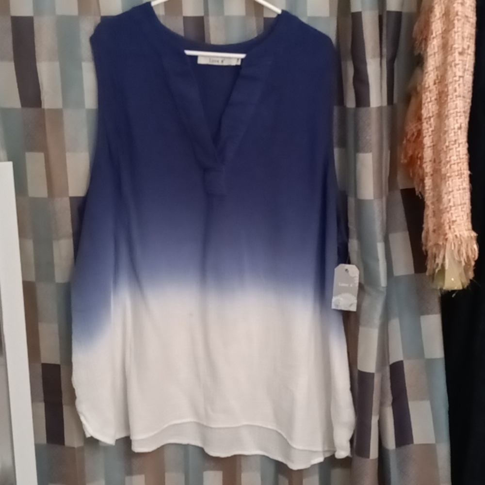 FINAL PRICE NWT love 8 women's beautiful sleeveless blue/white tie-dyed blouse